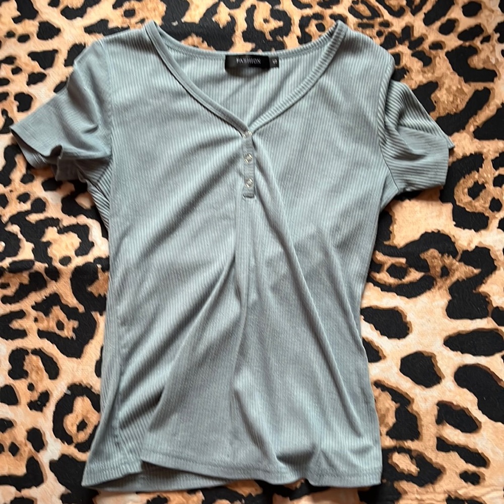 blue ribbed t shirt